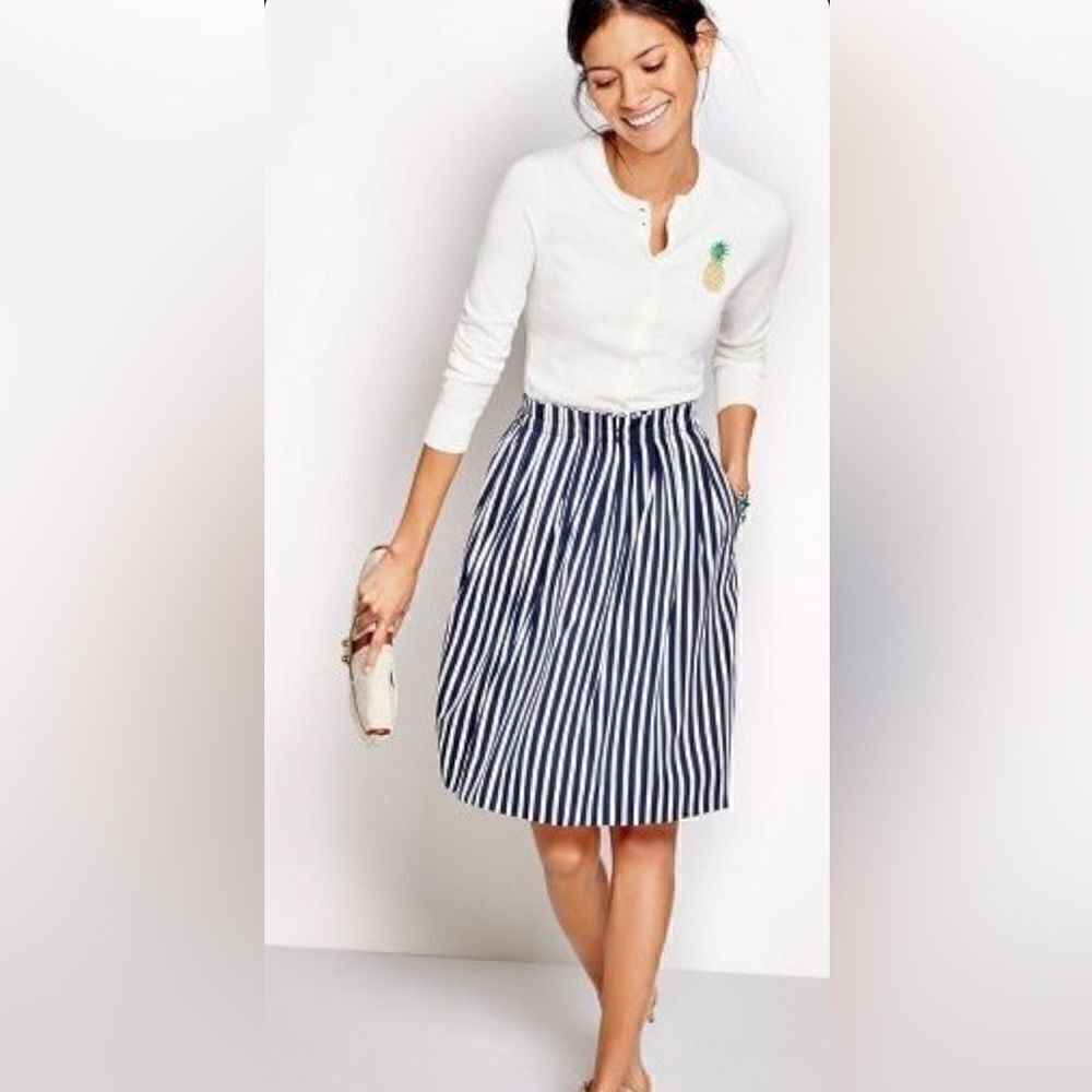 J.Crew navy and white pleated skirt with pockets Size 00